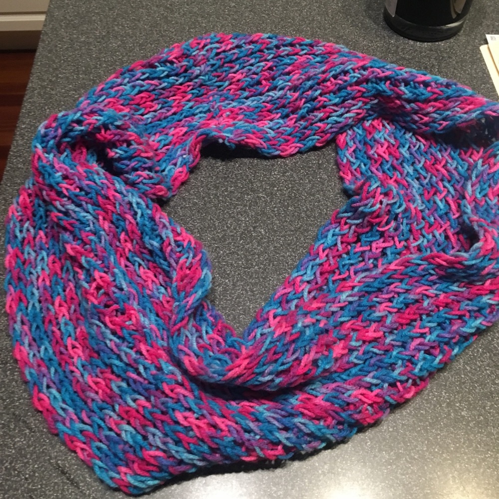 Thyroid cancer infinity scarf